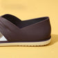 Comfortabele effenkleurige strik-platte sandalen