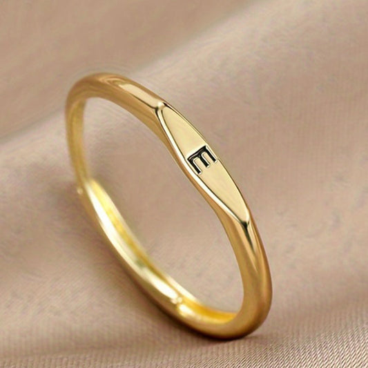 🚀 NEW ARRIVAL + 50% OFF! 🎀 Uniek Design Letter Ring | Cadeau & Eigen Gebruik | Limited Stock 🌿