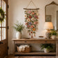 💥【LIMITED TIME 50% OFF】🔥 Boho Gehaakte Bloemen Wanddecoratie | Handgemaakte Bloemen + Ranken + Kwastjes | Drijfhout Tak | Gezellige Cottage Stijl | Woonkamer/Slaapkamer/Babykamer