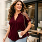 💥【50% OFF】🔥 Plus-size V-hals Paillettenblouse | Hartvormige Pailletten Mouwen | Slankmakende V-hals | Lichtgewicht Chiffon | Maat 0XL-5XL | 4 Kleuren: Zwart/Koningsblauw/Jujube/Navy | Van Dag tot Avond 👗