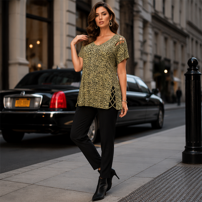 💥【50% OFF】🔥 Dames Luipaardprint V-hals T-shirt met Zijveterg | Relaxed Silhouet, Flatteus | Zacht Mengweefsel | Opvallende Veterdetails | Maat XL-5XL | Meerdere Kleuren | Casual & Party Proof 🐆