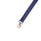 ⏳ Flitsaanbieding! ✨ Geen pen meer kwijt – penhoes op borst, altijd bij de hand. Zachte polyester riem, irriteert niet. Stevige metalen klem voor badges en sleutels. Kies uit 9 levendige kleuren 🎉